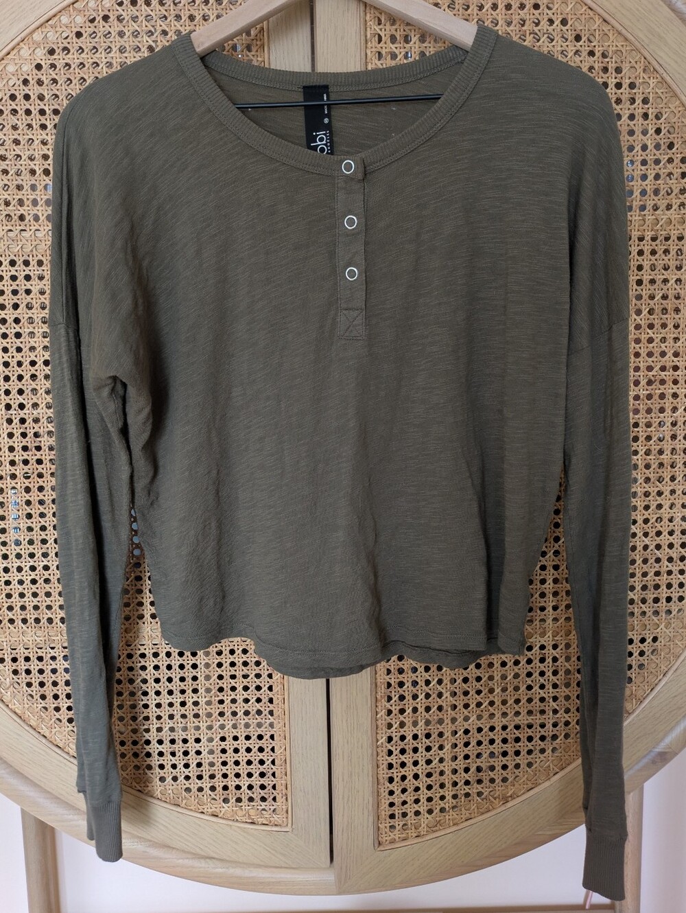 NWT ✨ bobi - Snap Henley Tee